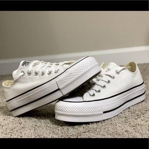 Converse Low Top Platform Sneaker